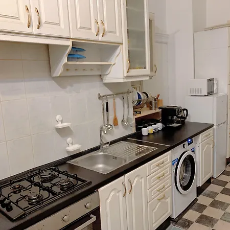 Three Cats Πανσιόν 3*