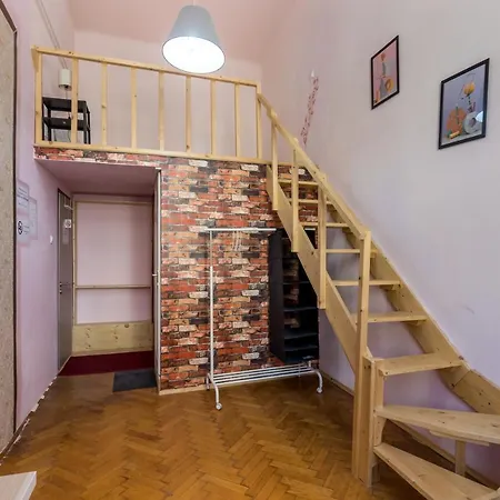 Guest house Three Cats 2*