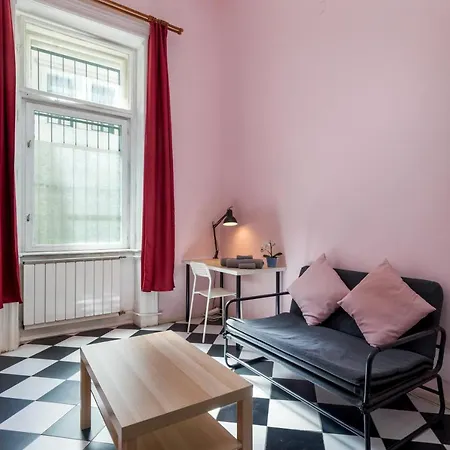 Three Cats 招待所