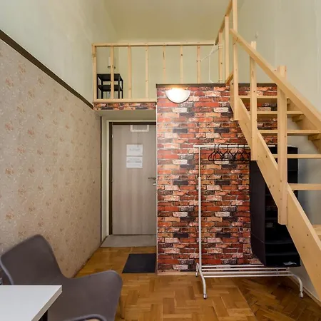 Three Cats 招待所 3*