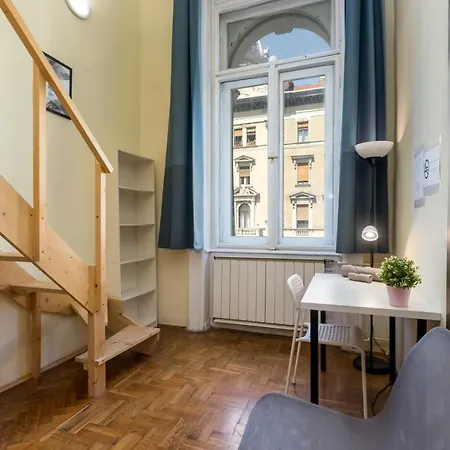 Three Cats בודפשט