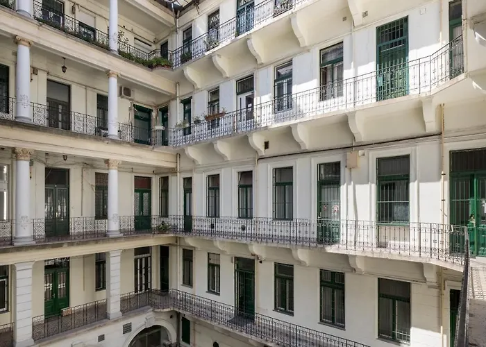 Three Cats 부다페스트